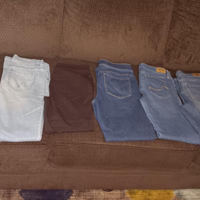 LADIES JEANS SEE PICS FOR SIZES