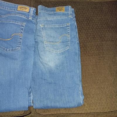 LADIES JEANS SEE PICS FOR SIZES
