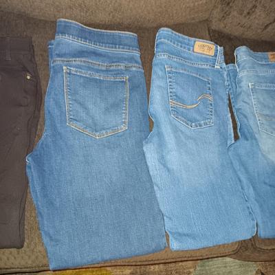 LADIES JEANS SEE PICS FOR SIZES