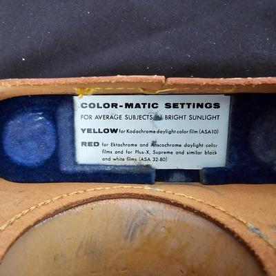 Argus C-4 35mm Rangefinder Camera - Vintage 1950s in leather camera case