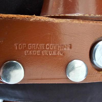 Argus C-4 35mm Rangefinder Camera - Vintage 1950s in leather camera case