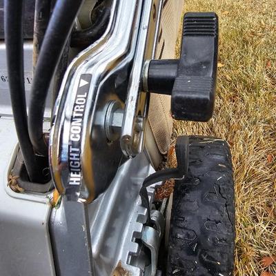 Tested & running Honda HR 214 SX Self-propelled Lawn Mower with grass collector bag