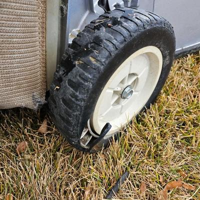 Tested & running Honda HR 214 SX Self-propelled Lawn Mower with grass collector bag