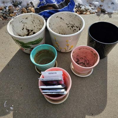 Decorative Ceramic flowerpots with seed packets and more