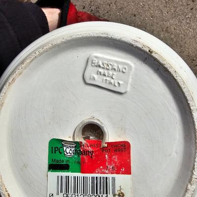 Decorative Ceramic flowerpots with seed packets and more