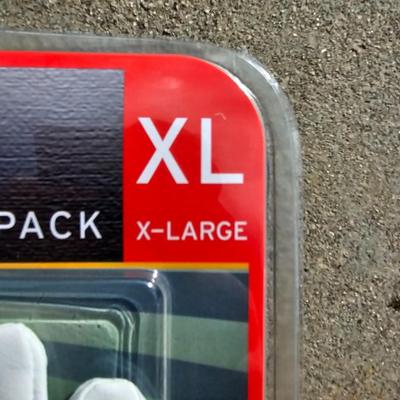 Brand new Callaway golf gloves with a pair of DryJoys golf shoes