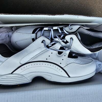 New size 12 Footjoy Hydrolite golf shoes