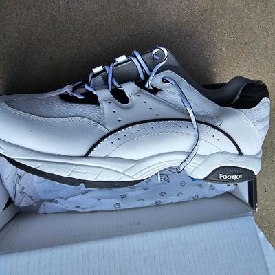 New size 12 Footjoy Hydrolite golf shoes