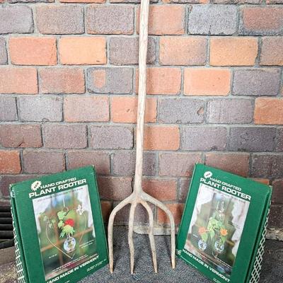 Hand carved one piece Wooden pitchfork UNIQUE! with two plant rooters