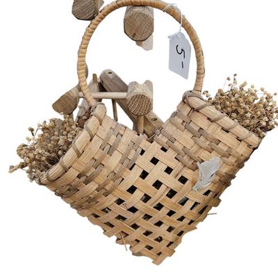 Basket Lot with Wine Rack