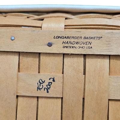 Basket Lot with Wine Rack