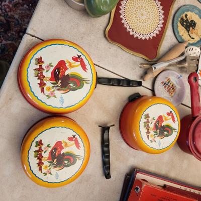 Metal Tin Toy Lot Plates Cups Kitchenware Kool-Aid Ohio Art Elaine Ends Hileman Ducky Bath Time