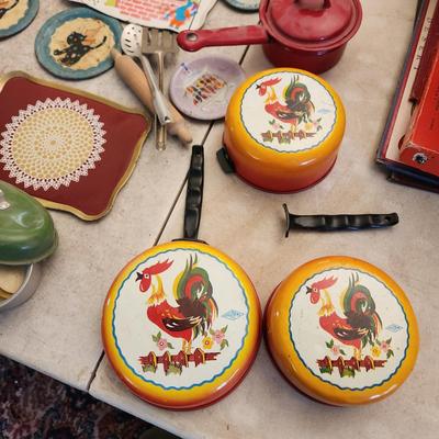 Metal Tin Toy Lot Plates Cups Kitchenware Kool-Aid Ohio Art Elaine Ends Hileman Ducky Bath Time
