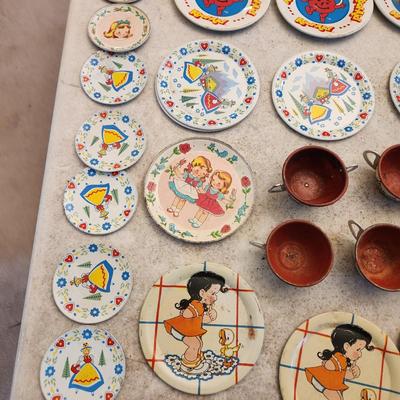 Metal Tin Toy Lot Plates Cups Kitchenware Kool-Aid Ohio Art Elaine Ends Hileman Ducky Bath Time
