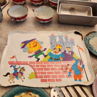 Metal Tin Toy Lot Plates Cups Kitchenware Kool-Aid Ohio Art Elaine Ends Hileman Ducky Bath Time