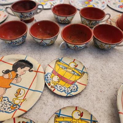 Metal Tin Toy Lot Plates Cups Kitchenware Kool-Aid Ohio Art Elaine Ends Hileman Ducky Bath Time