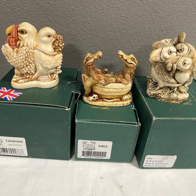 Harmony Kingdom: war and peace, crockpot, and in fine feather