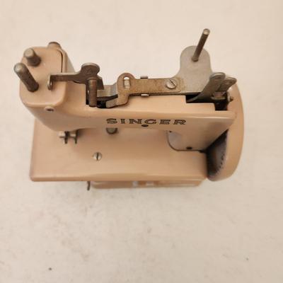 Singer Toy Sewing Machine