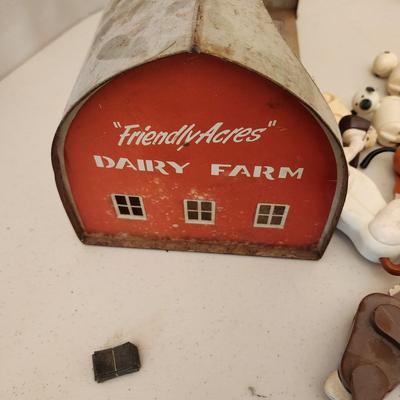 Friendly Acres Dairy Farm Metal barn w Animals and fence