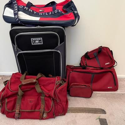 Big Luggage Lot - Bass, Tag, Tommy Hilfiger, Sketchers