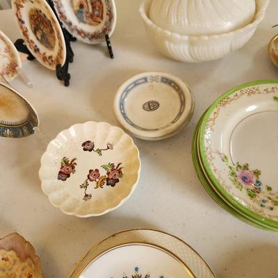 Mixed Lot of China Plates Bowls Royal Worchester ,Aynsley Copeland and others