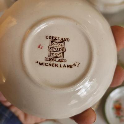 Mixed Lot of China Plates Bowls Royal Worchester ,Aynsley Copeland and others
