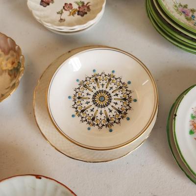 Mixed Lot of China Plates Bowls Royal Worchester ,Aynsley Copeland and others