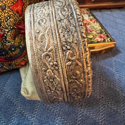 Big Lot Women's Vintage Accessories + Vanity Items