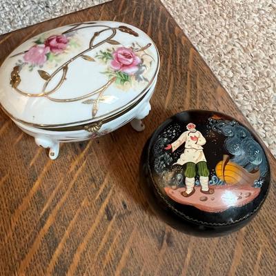 Big Lot Women's Vintage Accessories + Vanity Items