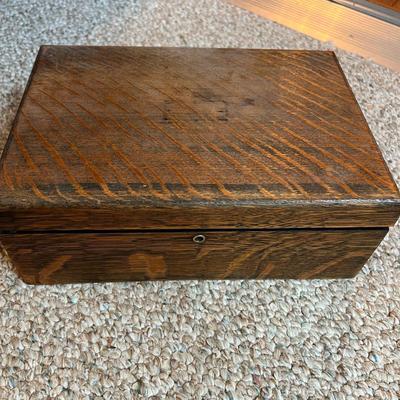 Big Lot Women's Vintage Accessories + Vanity Items