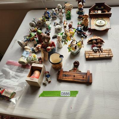 Collectibles lot of Small Figurines Occupied Japan, German Barometer