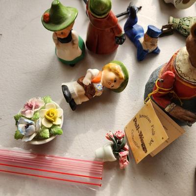 Collectibles lot of Small Figurines Occupied Japan, German Barometer