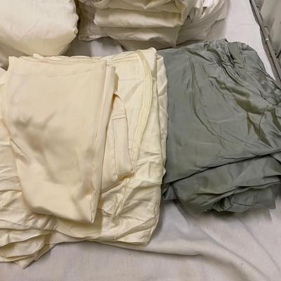 Assorted Queen Bedding Essentials (1020CR-BM)