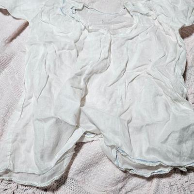Large assortment of Vintage baby cloths - Baby blanket