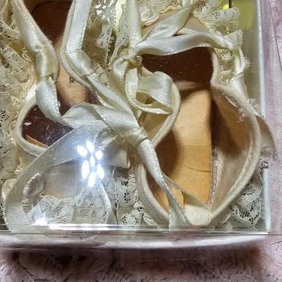 Large assortment of Vintage baby cloths - Baby blanket