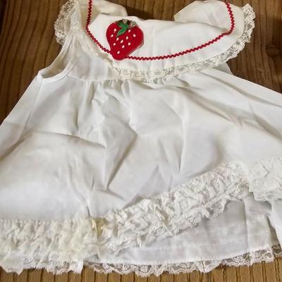 Large assortment of Vintage baby cloths - Baby blanket