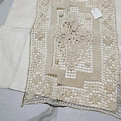 Large assortment of Vintage baby cloths - Baby blanket