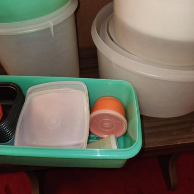 Tupperware lot