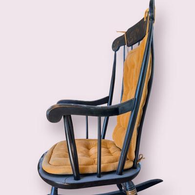 Nicholas & Stone Wooden Rocking Chair (DR-DZ)