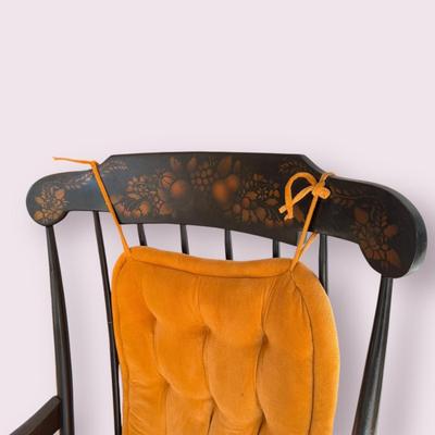 Nicholas & Stone Wooden Rocking Chair (DR-DZ)