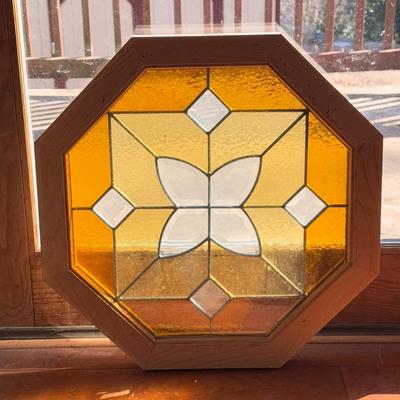 Octagonal Stained Glass Window (LR-DZ)