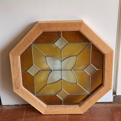 Octagonal Stained Glass Window (LR-DZ)