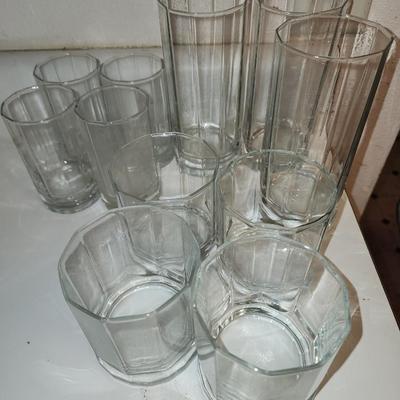 Glass set.