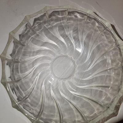 Six glass finger bowls.