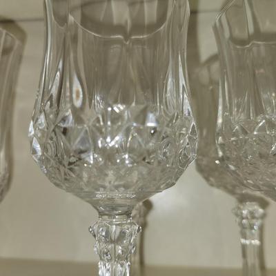 Set of crystal goblets and flutes