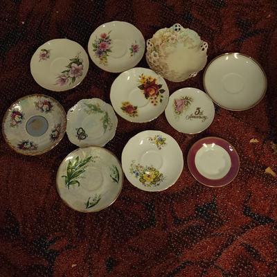 Lot of saucers