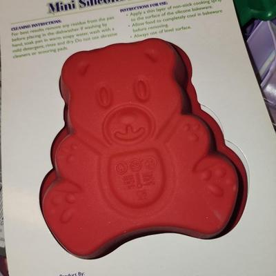 Lot of kitchen molds and gadgets