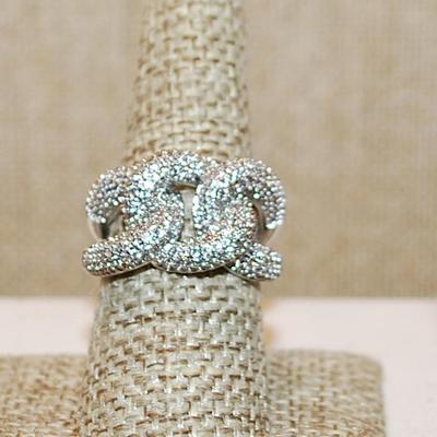 Size 8 Large "KNOTTED" Brilliant Party Show Ring on a Solid Silver Tone Band (8.3g)