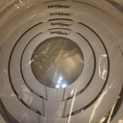 Keepeez set of lids. Multi sizes.