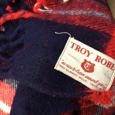 Troy Plaid Throw In Brand New Condition Two No Name Plain Throwes